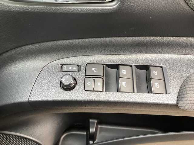 トヨタ シエンタ ハイブリッド ファンベースG 栃木県 2018(平30)年 2.4万km ベージュ 純正ナビ(NSCN-W68)/両側パワースライドドア /バックカメラ/LDA/プリクラッシュセーフティ/PKSB/クリアランスソナー/先行車発進通知/クルーズコントロール/リヤシートリマインダー/LEDヘッドライト/LEDフォグランプ/純正フロアマット/ドアバイザー/プッシュスタート/ビルトインETC/B/Tオーディオ/純正ドライブレコーダー/取扱説明書/保証書/スペアキー有り