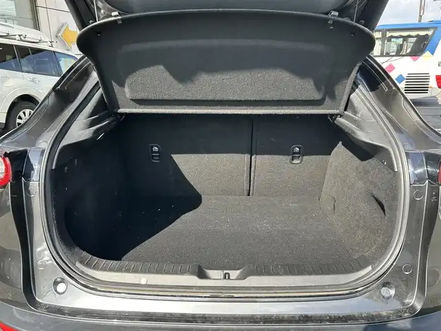 マツダ ＣＸ－３０ XD プロアクティブ 奈良県 2021(令3)年 2.6万km マシーングレープレミアムM ワンオーナー/メーカーナビ/アラウンドビューモニタ/ディーゼルターボ/パドルシフト/電動リアゲート/追従式クルコン/フルセグテレビ/ドラレコ/ETC/USB付/Bluetooth/レーンキープアシスト/革巻きステアリング/オートライト/取扱説明書