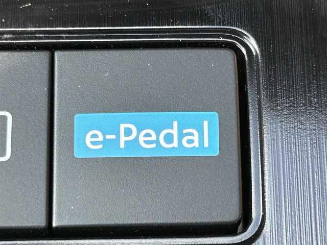 日産 エクストレイル G e－4ORCE 岡山県 2024(令6)年 0.1万km ダイヤモンドブラック 登録時走行距離695km/ワンオーナー/車検2027/4月/純正12.3インチナビ/フルセグTV(AM.FM.TV.BT)/全方位カメラ/ブラインドスポットモニター/ETC2.0/プロパイロット/プロパイロットパーキング/e-Pedal step/車線逸脱警報/スマートルームミラー/シートヒーター/クリアランスソナー/衝突軽減ブレーキ/ダウンヒルアシストコントロール/パワーバックドア/オートマチックハイビーム/アイドリングストップ/19インチ純正AW/純正フロアマット
