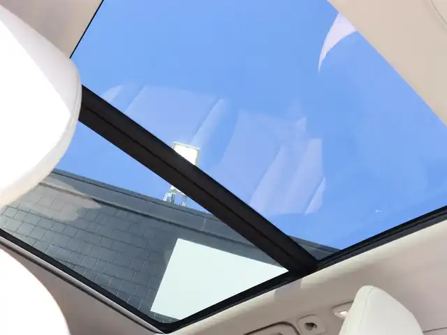ボルボ ボルボ ＸＣ６０ B5 AWD インスクリプション 宮城県 2021(令3)年 3万km パール ワンオーナー/純正ナビ（googleバージョン）/・appleCarplay・androidauto・Bluetooth/１２．３インチフル液晶ドライバーディスプレイ/ラグジュアリーパッケージ/パノラマサンルーフ/バング＆オルフセン プレミアムサウンド/クリスタルガラスシフトノブ/パイロットアシスト/パーフォレーテッドファインナッパレザー/・左右メモリー付き・ベンチレーション/全席シートヒーター/ステアリングヒーター/ヘッドアップディスプレイ/パワーバックドア/３６０℃カメラ/ワイアレス充電/前後コーナーセンサー/純正ＯＰ前後ドライブレコーダー/純正ビルトインＥＴＣ/ＬＥＤヘッドライト