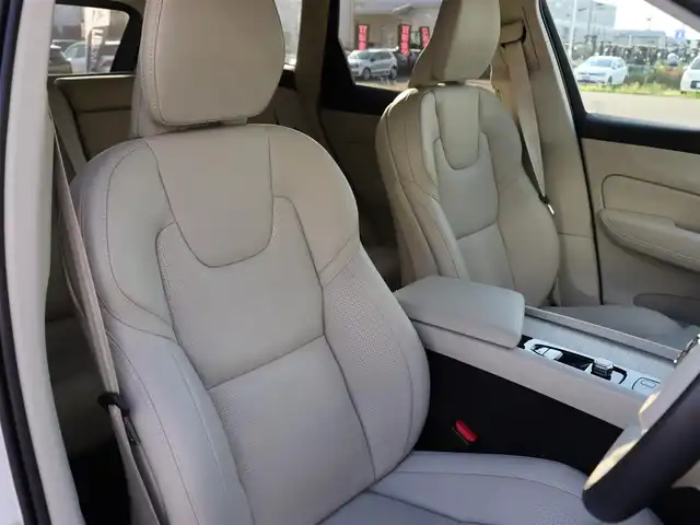 ボルボ ボルボ ＸＣ６０ B5 AWD インスクリプション 宮城県 2021(令3)年 3万km パール ワンオーナー/純正ナビ（googleバージョン）/・appleCarplay・androidauto・Bluetooth/１２．３インチフル液晶ドライバーディスプレイ/ラグジュアリーパッケージ/パノラマサンルーフ/バング＆オルフセン プレミアムサウンド/クリスタルガラスシフトノブ/パイロットアシスト/パーフォレーテッドファインナッパレザー/・左右メモリー付き・ベンチレーション/全席シートヒーター/ステアリングヒーター/ヘッドアップディスプレイ/パワーバックドア/３６０℃カメラ/ワイアレス充電/前後コーナーセンサー/純正ＯＰ前後ドライブレコーダー/純正ビルトインＥＴＣ/ＬＥＤヘッドライト