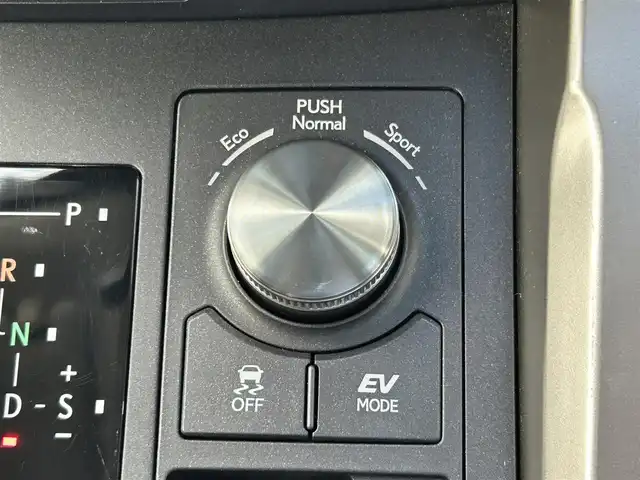 レクサス ＮＸ 300h Iパッケージ 福島県 2019(令1)年 3.2万km グラファイトブラックガラスフレーク サンルーフ/プリクラッシュセーフティ/レーダークルーズコントロール/レーントレーシングアシスト/レーンディパーチャーアラート/発進遅れ告知機能/ブラインドスポットモニター/純正ナビゲーション/【CD/SD/USB/AUX/BT/TV】/バックカメラ/ドライブレコーダー/ビルトインETC2.0/パワーバックドア/前席パワーシート/運転席シートメモリー/前席シートヒーター/ステアリングヒーター/ステアリングリモコン/パドルシフト/LEDオートライト/LEDフォグランプ/純正フロアマット/純正ドアバイザー