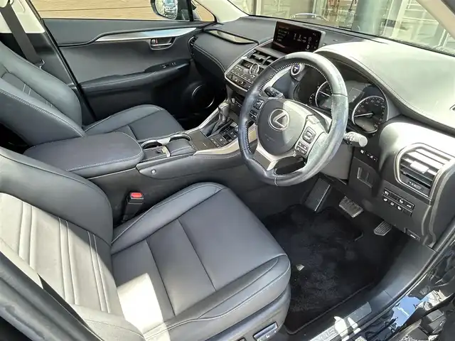 レクサス ＮＸ 300h Iパッケージ 福島県 2019(令1)年 3.2万km グラファイトブラックガラスフレーク サンルーフ/プリクラッシュセーフティ/レーダークルーズコントロール/レーントレーシングアシスト/レーンディパーチャーアラート/発進遅れ告知機能/ブラインドスポットモニター/純正ナビゲーション/【CD/SD/USB/AUX/BT/TV】/バックカメラ/ドライブレコーダー/ビルトインETC2.0/パワーバックドア/前席パワーシート/運転席シートメモリー/前席シートヒーター/ステアリングヒーター/ステアリングリモコン/パドルシフト/LEDオートライト/LEDフォグランプ/純正フロアマット/純正ドアバイザー