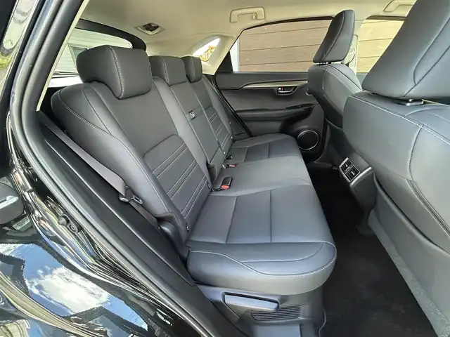 レクサス ＮＸ 300h Iパッケージ 福島県 2019(令1)年 3.2万km グラファイトブラックガラスフレーク サンルーフ/プリクラッシュセーフティ/レーダークルーズコントロール/レーントレーシングアシスト/レーンディパーチャーアラート/発進遅れ告知機能/ブラインドスポットモニター/純正ナビゲーション/【CD/SD/USB/AUX/BT/TV】/バックカメラ/ドライブレコーダー/ビルトインETC2.0/パワーバックドア/前席パワーシート/運転席シートメモリー/前席シートヒーター/ステアリングヒーター/ステアリングリモコン/パドルシフト/LEDオートライト/LEDフォグランプ/純正フロアマット/純正ドアバイザー