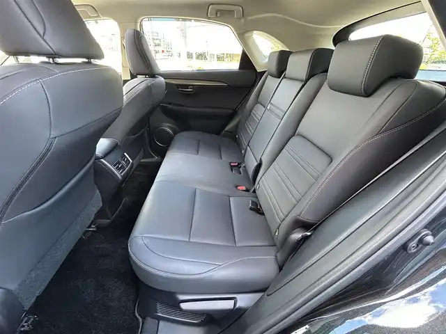 レクサス ＮＸ 300h Iパッケージ 福島県 2019(令1)年 3.2万km グラファイトブラックガラスフレーク サンルーフ/プリクラッシュセーフティ/レーダークルーズコントロール/レーントレーシングアシスト/レーンディパーチャーアラート/発進遅れ告知機能/ブラインドスポットモニター/純正ナビゲーション/【CD/SD/USB/AUX/BT/TV】/バックカメラ/ドライブレコーダー/ビルトインETC2.0/パワーバックドア/前席パワーシート/運転席シートメモリー/前席シートヒーター/ステアリングヒーター/ステアリングリモコン/パドルシフト/LEDオートライト/LEDフォグランプ/純正フロアマット/純正ドアバイザー