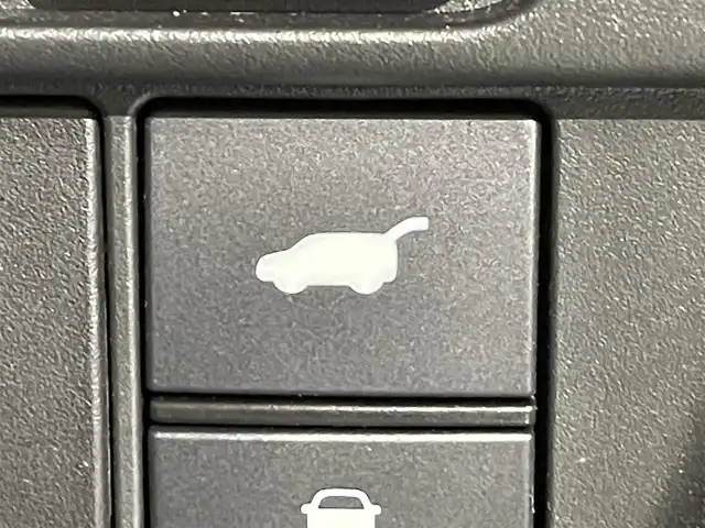ホンダ ＺＲ－Ｖ ハイブリッド e:HEV Z 愛知県 2023(令5)年 2.2万km ライトブルーⅡ 純正9インチナビ/（Bluetooth/AM/FM/フルセグTV/スマートフォン連携）/BOSEサウンド/ホンダセンシング/　-衝突軽減ブレーキ/　-誤発進抑制機能/　-車線維持支援システム/　-標識認識機能/アラウンドビューモニター/レーダークルーズコントロール/ビルトインETC2.0/シートヒーター/コーナーセンサー/電動リアゲート/LEDヘッドライト/ドライブレコーダー/ワイヤレス充電/スマートキー/純正18インチAW