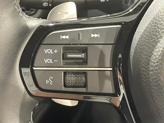 ホンダ ＺＲ－Ｖ ハイブリッド e:HEV Z 愛知県 2023(令5)年 2.2万km ライトブルーⅡ 純正9インチナビ/（Bluetooth/AM/FM/フルセグTV/スマートフォン連携）/BOSEサウンド/ホンダセンシング/　-衝突軽減ブレーキ/　-誤発進抑制機能/　-車線維持支援システム/　-標識認識機能/アラウンドビューモニター/レーダークルーズコントロール/ビルトインETC2.0/シートヒーター/コーナーセンサー/電動リアゲート/LEDヘッドライト/ドライブレコーダー/ワイヤレス充電/スマートキー/純正18インチAW