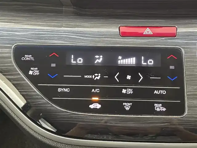 ホンダ オデッセイ アブソルート EX 大分県 2013(平25)年 10万km プレミアムヴィーナスブラックP Hondaインターナビ＋リンクアップフリー＋ＥＴＣ（ナビ連動）/ マルチビューカメラシステム＋スマートパーキングアシストシステム/ リアエンターテインメントシステム/リア左側パワースライドドア＋スライドドアイージークローザー/リア右側パワースライドドア＋スライドドアイージークローザー/LEDアウターウエルカムライト（リアドア＜左右＞）/２列目プレミアムクレイドルシート/コンフォートビューパッケージ/Hondaスマートキーシステム＋プッシュエンジンスタート／ストップスイッチ/トリプルゾーンコントロール・フルオートエアコンディショナー/運転席8ウェイパワーシート/ＬＥＤヘッドライト/ＬＥＤルームランプ/あんしんパッケージ/18インチアルミホイール/ 	ＡＣＣ＋ＣＭＢＳ