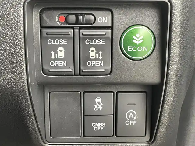 ホンダ オデッセイ アブソルート EX 大分県 2013(平25)年 10万km プレミアムヴィーナスブラックP Hondaインターナビ＋リンクアップフリー＋ＥＴＣ（ナビ連動）/ マルチビューカメラシステム＋スマートパーキングアシストシステム/ リアエンターテインメントシステム/リア左側パワースライドドア＋スライドドアイージークローザー/リア右側パワースライドドア＋スライドドアイージークローザー/LEDアウターウエルカムライト（リアドア＜左右＞）/２列目プレミアムクレイドルシート/コンフォートビューパッケージ/Hondaスマートキーシステム＋プッシュエンジンスタート／ストップスイッチ/トリプルゾーンコントロール・フルオートエアコンディショナー/運転席8ウェイパワーシート/ＬＥＤヘッドライト/ＬＥＤルームランプ/あんしんパッケージ/18インチアルミホイール/ 	ＡＣＣ＋ＣＭＢＳ