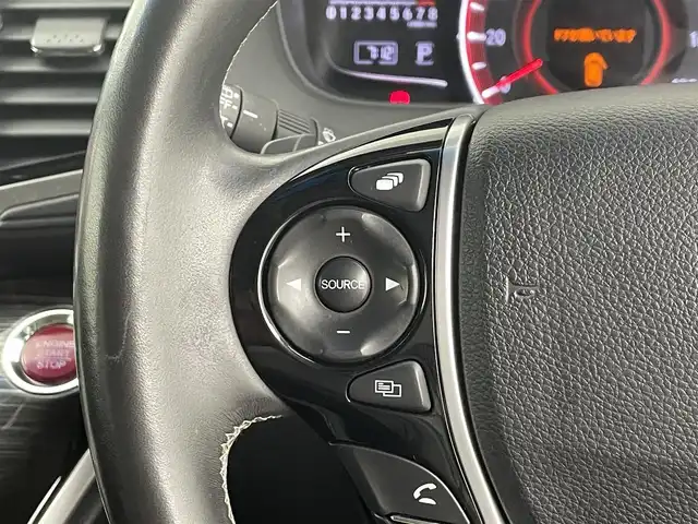 ホンダ オデッセイ アブソルート EX 大分県 2013(平25)年 10万km プレミアムヴィーナスブラックP Hondaインターナビ＋リンクアップフリー＋ＥＴＣ（ナビ連動）/ マルチビューカメラシステム＋スマートパーキングアシストシステム/ リアエンターテインメントシステム/リア左側パワースライドドア＋スライドドアイージークローザー/リア右側パワースライドドア＋スライドドアイージークローザー/LEDアウターウエルカムライト（リアドア＜左右＞）/２列目プレミアムクレイドルシート/コンフォートビューパッケージ/Hondaスマートキーシステム＋プッシュエンジンスタート／ストップスイッチ/トリプルゾーンコントロール・フルオートエアコンディショナー/運転席8ウェイパワーシート/ＬＥＤヘッドライト/ＬＥＤルームランプ/あんしんパッケージ/18インチアルミホイール/ 	ＡＣＣ＋ＣＭＢＳ