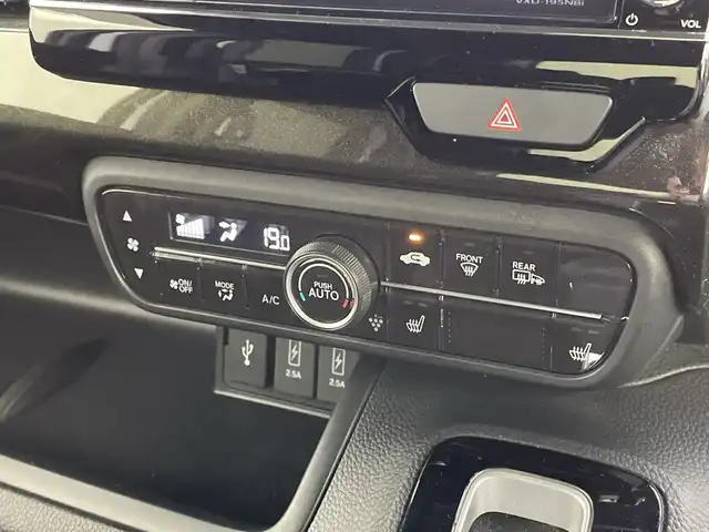 ホンダ Ｎ ＢＯＸ カスタム G L ターボ ホンダセンシング 新潟県 2019(令1)年 5.4万km プラチナホワイトパール ワンオーナー/純正メモリナビ/　フルセグTV/Bluetooth/CD/DVD/USB/衝突被害軽減ブレーキ/レーンキープアシスト/レーダークルーズコントロール/コーナーセンサー/ハーフレザーシート/前席シートヒーター/両側パワースライドドア/バックモニター/ビルトインETC/LEDヘッドライト/アイドリングストップ/横滑り防止装置/オートライト/パドルシフト/ステアリングスイッチ/レザーステアリング/禁煙車