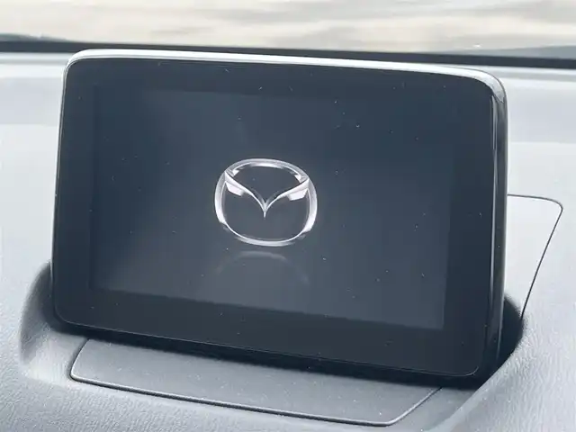マツダ マツダ２ XD ホワイトコンフォート 秋田県 2020(令2)年 2.4万km ポリメタルグレーM ４WD/ターボ/衝突軽減システム/LEDヘッドライト/純正SDナビ/フルセグ/全方位カメラ（360°ビューモニター）/WORK SCHWERT SW2　17インチアルミ（夏タイヤ装着）/スマートキー/運転席パワーシート/前席シートヒーター/アイドリングストップ/プッシュスタート/コーナーセンサー/レーンキープアシスト/オートマチックハイビーム/クルーズコントロール追従走行有/ブラインドスポットモニター/ステアリングスイッチ/ステアリングヒーター/パドルシフト/ビルトインETC/純正フロアマット/オートライト/オートエアコン/パワーステアリング/パワーウィンドウ/横滑り防止/盗難防止装置/寒冷地仕様/電動格納ウィンカーミラー/キーレスエントリー/保証書/取扱説明書/記録簿/スペアキー1本有