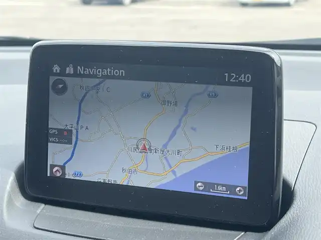 マツダ マツダ２ XD ホワイトコンフォート 秋田県 2020(令2)年 2.4万km ポリメタルグレーM ４WD/ターボ/衝突軽減システム/LEDヘッドライト/純正SDナビ/フルセグ/全方位カメラ（360°ビューモニター）/WORK SCHWERT SW2　17インチアルミ（夏タイヤ装着）/スマートキー/運転席パワーシート/前席シートヒーター/アイドリングストップ/プッシュスタート/コーナーセンサー/レーンキープアシスト/オートマチックハイビーム/クルーズコントロール追従走行有/ブラインドスポットモニター/ステアリングスイッチ/ステアリングヒーター/パドルシフト/ビルトインETC/純正フロアマット/オートライト/オートエアコン/パワーステアリング/パワーウィンドウ/横滑り防止/盗難防止装置/寒冷地仕様/電動格納ウィンカーミラー/キーレスエントリー/保証書/取扱説明書/記録簿/スペアキー1本有