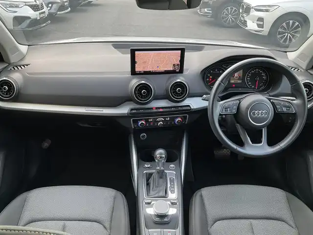 アウディ Ｑ２ 熊本県 2019(令1)年 2.8万km パール アシスタンスパッケージ/・アダプティブクルーズコントロール/・レーンキープアシスト/・アウディサイドアシスト/・アウディブレーキガード/・アウディプレセンスリア/純正メモリナビ/バックカメラ/パーキングアシスト/コーナーセンサー/DVD/Bluetooth/SD/USB/AUX/AppleCarPlay/フルセグTV/パワートランクドア/オートマチックハイビーム/休憩推奨/LEDヘッドライト/前後ドライブレコーダー/ETC2.0
