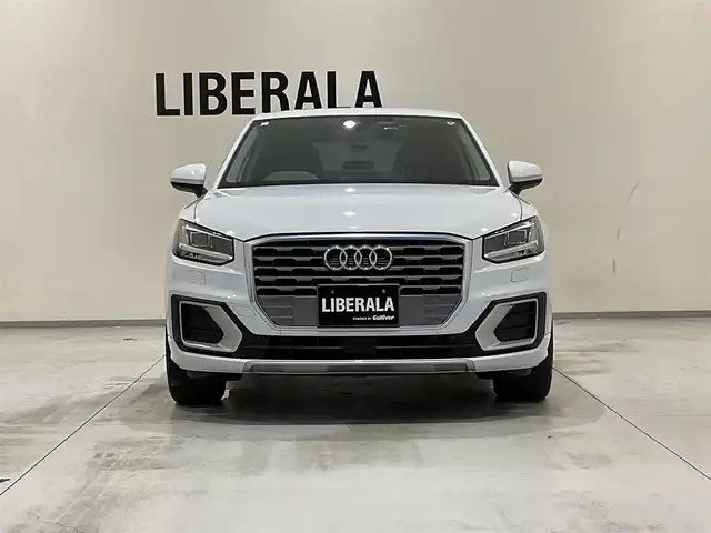 アウディ Ｑ２ 熊本県 2019(令1)年 2.8万km パール アシスタンスパッケージ/・アダプティブクルーズコントロール/・レーンキープアシスト/・アウディサイドアシスト/・アウディブレーキガード/・アウディプレセンスリア/純正メモリナビ/バックカメラ/パーキングアシスト/コーナーセンサー/DVD/Bluetooth/SD/USB/AUX/AppleCarPlay/フルセグTV/パワートランクドア/オートマチックハイビーム/休憩推奨/LEDヘッドライト/前後ドライブレコーダー/ETC2.0