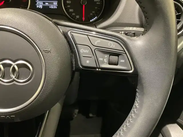 アウディ Ｑ２ 熊本県 2019(令1)年 2.8万km パール アシスタンスパッケージ/・アダプティブクルーズコントロール/・レーンキープアシスト/・アウディサイドアシスト/・アウディブレーキガード/・アウディプレセンスリア/純正メモリナビ/バックカメラ/パーキングアシスト/コーナーセンサー/DVD/Bluetooth/SD/USB/AUX/AppleCarPlay/フルセグTV/パワートランクドア/オートマチックハイビーム/休憩推奨/LEDヘッドライト/前後ドライブレコーダー/ETC2.0