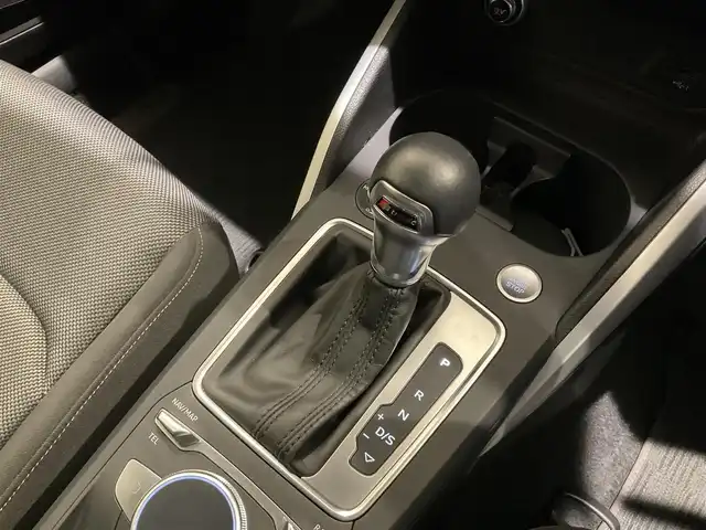 アウディ Ｑ２ 熊本県 2019(令1)年 2.8万km パール アシスタンスパッケージ/・アダプティブクルーズコントロール/・レーンキープアシスト/・アウディサイドアシスト/・アウディブレーキガード/・アウディプレセンスリア/純正メモリナビ/バックカメラ/パーキングアシスト/コーナーセンサー/DVD/Bluetooth/SD/USB/AUX/AppleCarPlay/フルセグTV/パワートランクドア/オートマチックハイビーム/休憩推奨/LEDヘッドライト/前後ドライブレコーダー/ETC2.0