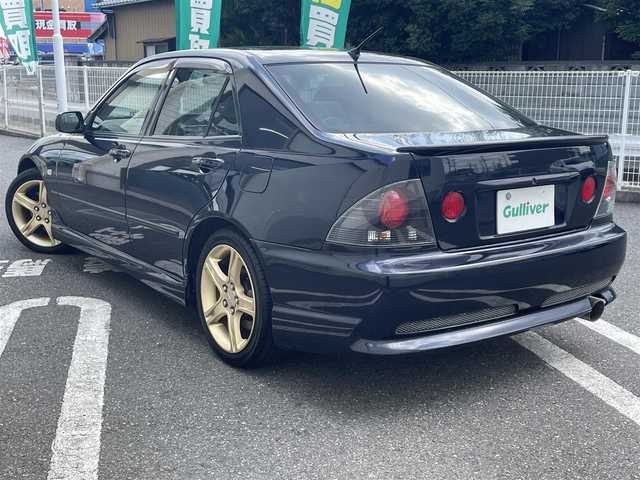 トヨタ アルテッツァ クオリタート 埼玉県 2000(平12)年 3万km ブルーマイカ ワンオーナー/サンルーフ/クオリタート専用エアロ/クオリタート専用17インチアルミホイール/クオリタート専用スポーツマフラー/（FUJITSUBO）/純正フロアマット/ドアバイザー/リモコンキー