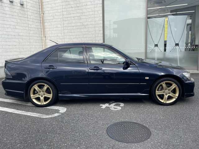 トヨタ アルテッツァ クオリタート 埼玉県 2000(平12)年 3万km ブルーマイカ ワンオーナー/サンルーフ/クオリタート専用エアロ/クオリタート専用17インチアルミホイール/クオリタート専用スポーツマフラー/（FUJITSUBO）/純正フロアマット/ドアバイザー/リモコンキー