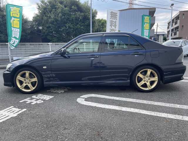 トヨタ アルテッツァ クオリタート 埼玉県 2000(平12)年 3万km ブルーマイカ ワンオーナー/サンルーフ/クオリタート専用エアロ/クオリタート専用17インチアルミホイール/クオリタート専用スポーツマフラー/（FUJITSUBO）/純正フロアマット/ドアバイザー/リモコンキー