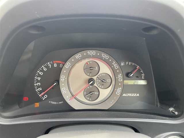 トヨタ アルテッツァ クオリタート 埼玉県 2000(平12)年 3万km ブルーマイカ ワンオーナー/サンルーフ/クオリタート専用エアロ/クオリタート専用17インチアルミホイール/クオリタート専用スポーツマフラー/（FUJITSUBO）/純正フロアマット/ドアバイザー/リモコンキー