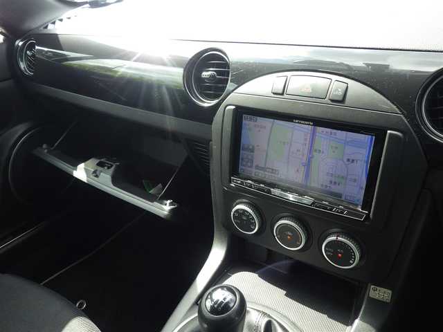 マツダ ロードスター RS RHT 千葉県 2014(平26)年 7.7万km ジェットブラックマイカ RECAROシート/マフラー【マツダスピード】/ハンドル【AUTOEXE】/社外HDDナビ/地デジTV/【DVD/CD再生機能　Bluetooth接続】/バックカメラ/ドライブレコーダー/革巻きステアリング/ETC/HIDヘッドライト/フォグライト/純正17インチアルミホイル/アドバンストキーレスエントリー