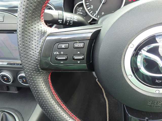 マツダ ロードスター RS RHT 千葉県 2014(平26)年 7.7万km ジェットブラックマイカ RECAROシート/マフラー【マツダスピード】/ハンドル【AUTOEXE】/社外HDDナビ/地デジTV/【DVD/CD再生機能　Bluetooth接続】/バックカメラ/ドライブレコーダー/革巻きステアリング/ETC/HIDヘッドライト/フォグライト/純正17インチアルミホイル/アドバンストキーレスエントリー