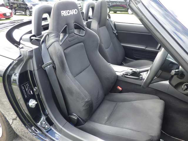 マツダ ロードスター RS RHT 千葉県 2014(平26)年 7.7万km ジェットブラックマイカ RECAROシート/マフラー【マツダスピード】/ハンドル【AUTOEXE】/社外HDDナビ/地デジTV/【DVD/CD再生機能　Bluetooth接続】/バックカメラ/ドライブレコーダー/革巻きステアリング/ETC/HIDヘッドライト/フォグライト/純正17インチアルミホイル/アドバンストキーレスエントリー