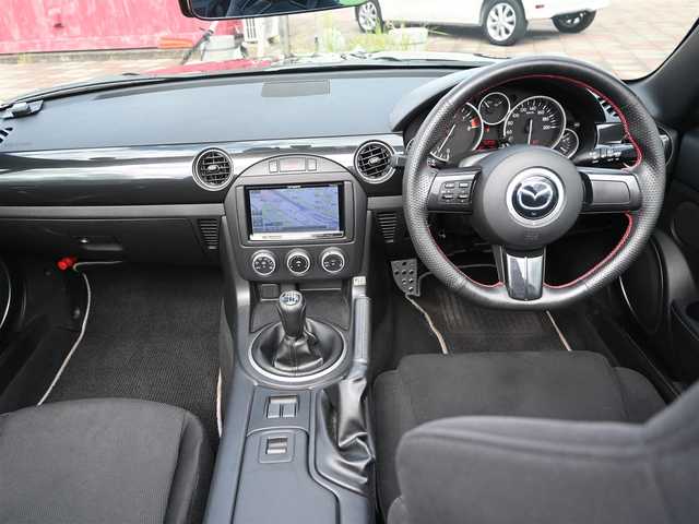 マツダ ロードスター RS RHT 千葉県 2014(平26)年 7.7万km ジェットブラックマイカ RECAROシート/マフラー【マツダスピード】/ハンドル【AUTOEXE】/社外HDDナビ/地デジTV/【DVD/CD再生機能　Bluetooth接続】/バックカメラ/ドライブレコーダー/革巻きステアリング/ETC/HIDヘッドライト/フォグライト/純正17インチアルミホイル/アドバンストキーレスエントリー