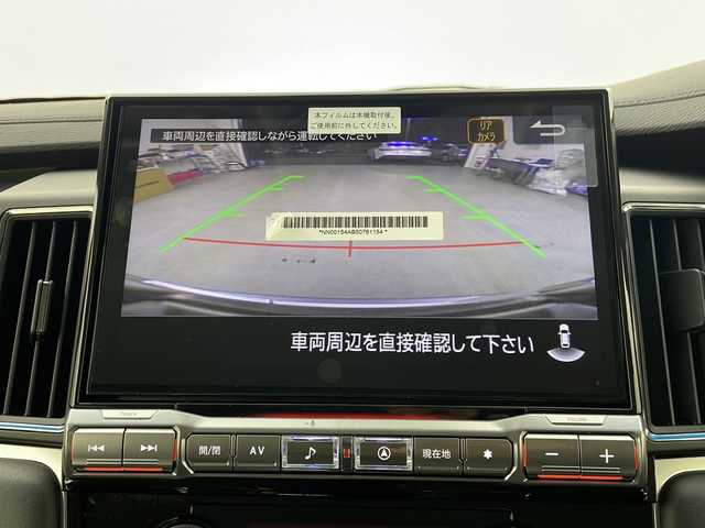 三菱 デリカＤ：５ シャモニー 栃木県 2025(令7)年 0.1千km 白Ⅱ 登録済み未使用車/12.8インチフリップダウンモニター/純正11インチメモリーナビ/ （BT/フルセグTV//CD/DVD/USB/HDMI/FM/AM)/全周囲カメラ/eーAssist/・前方衝突予測警報/・衝突被害軽減ブレーキシステム/・踏み間違い衝突防止アシスト/・車線逸脱警報システム/・車線逸脱防止支援機能/・オートマチックハイビーム/・先行者発進通知/・ふらつき警報/・標識認知/高速道路 同一車線運転支援機能 マイパイロット/レーダークルーズコントロール/ブラインドスポットモニター/両側電動スライドドア/ターボ/４WD/電動リアゲート/パワーシート(D席)/シートヒータ(D/N席)/ステアリングヒーター/パドルシフト/LEDヘッドライト/LEDフォグランプ/18インチ純正アルミホイール/アイドリングストップ/プッシュスタート/カーテンエアバッグ/スマートキー×2本/保証書、取扱説明書