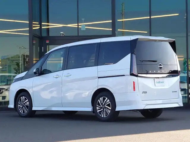 日産 セレナ e－パワー ハイウェイスター V 東京都 2025(令7)年 0.1千km プリズムホワイト 登録済未使用車/純正12.3インチカラーディスプレイ/アラウンドビューモニター/プロパイロット/インテリジェントルームミラー/前後ドライブレコーダー/両側電動スライドドア/ビルトインETC2.0/衝突軽減ブレーキ/レーンキープアシスト/ブラインドスポットモニター/オートマチックハイビーム/コーナーセンサー/置くだけワイヤレス充電器/後席サンシェード/LEDヘッドライト/スマートキー/スペアキー×１