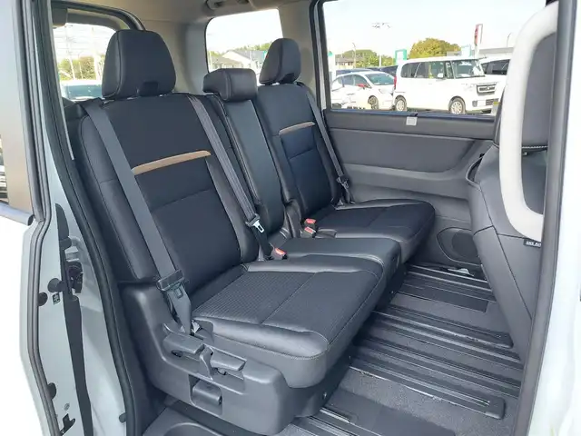 日産 セレナ e－パワー ハイウェイスター V 東京都 2025(令7)年 0.1千km プリズムホワイト 登録済未使用車/純正12.3インチカラーディスプレイ/アラウンドビューモニター/プロパイロット/インテリジェントルームミラー/前後ドライブレコーダー/両側電動スライドドア/ビルトインETC2.0/衝突軽減ブレーキ/レーンキープアシスト/ブラインドスポットモニター/オートマチックハイビーム/コーナーセンサー/置くだけワイヤレス充電器/後席サンシェード/LEDヘッドライト/スマートキー/スペアキー×１