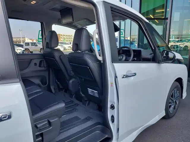 日産 セレナ e－パワー ハイウェイスター V 東京都 2025(令7)年 0.1千km プリズムホワイト 登録済未使用車/純正12.3インチカラーディスプレイ/アラウンドビューモニター/プロパイロット/インテリジェントルームミラー/前後ドライブレコーダー/両側電動スライドドア/ビルトインETC2.0/衝突軽減ブレーキ/レーンキープアシスト/ブラインドスポットモニター/オートマチックハイビーム/コーナーセンサー/置くだけワイヤレス充電器/後席サンシェード/LEDヘッドライト/スマートキー/スペアキー×１