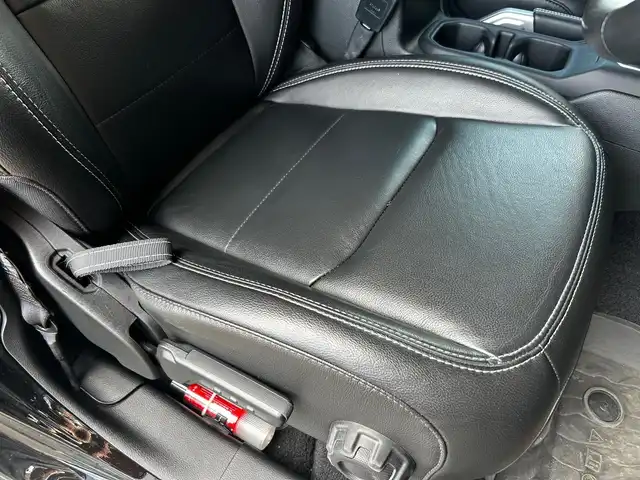 クライスラー・ジープ ジープ ラングラー アンリミテッド サハラ 富山県 2022(令4)年 2.3万km 黒 純正ナビ/Bluetooth接続/USB接続/AM/FMラジオ/フルセグTV/B/Fカメラ/前後ドラレコ/D/N席シートヒーター/ステラリングヒーター/アイドリングストップ/プッシュスタート/パーキングアシスト/ETC2.0 /背面タイヤ/LEDヘッドライト/４WD/横滑り防止/盗難防止装置