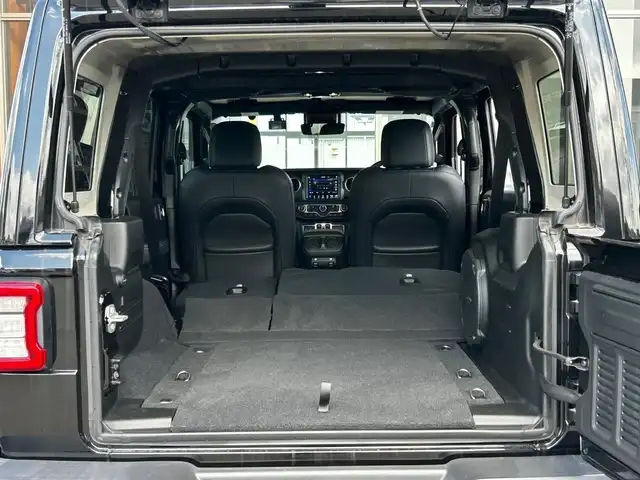 クライスラー・ジープ ジープ ラングラー アンリミテッド サハラ 富山県 2022(令4)年 2.3万km 黒 純正ナビ/Bluetooth接続/USB接続/AM/FMラジオ/フルセグTV/B/Fカメラ/前後ドラレコ/D/N席シートヒーター/ステラリングヒーター/アイドリングストップ/プッシュスタート/パーキングアシスト/ETC2.0 /背面タイヤ/LEDヘッドライト/４WD/横滑り防止/盗難防止装置