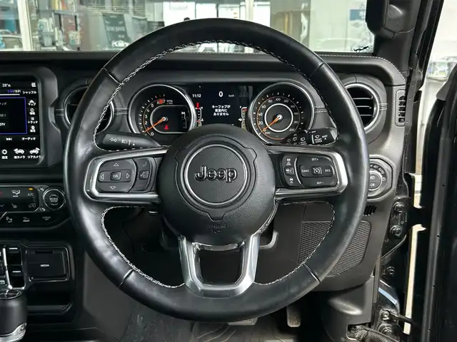 クライスラー・ジープ ジープ ラングラー アンリミテッド サハラ 富山県 2022(令4)年 2.3万km 黒 純正ナビ/Bluetooth接続/USB接続/AM/FMラジオ/フルセグTV/B/Fカメラ/前後ドラレコ/D/N席シートヒーター/ステラリングヒーター/アイドリングストップ/プッシュスタート/パーキングアシスト/ETC2.0 /背面タイヤ/LEDヘッドライト/４WD/横滑り防止/盗難防止装置