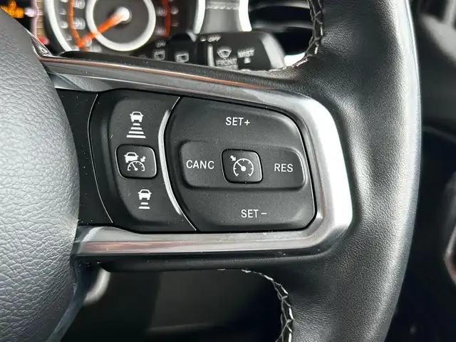 クライスラー・ジープ ジープ ラングラー アンリミテッド サハラ 富山県 2022(令4)年 2.3万km 黒 純正ナビ/Bluetooth接続/USB接続/AM/FMラジオ/フルセグTV/B/Fカメラ/前後ドラレコ/D/N席シートヒーター/ステラリングヒーター/アイドリングストップ/プッシュスタート/パーキングアシスト/ETC2.0 /背面タイヤ/LEDヘッドライト/４WD/横滑り防止/盗難防止装置