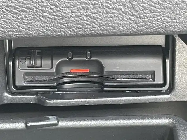 日産 セレナ ハイウェイスターVセレクションⅡ 千葉県 2018(平30)年 6.4万km ブリリアントホワイトパール ワンオーナー/エマージェンシーブレーキ/アラウンドビューモニター/純正9インチSDナビ【MM518D-L】/・CD/DVD/Blu-ray/MSV/Bluetooth/フルセグ/純正フリップダウンモニター/両後ハンズフリーオートスライドドア/インテリジェントルームミラー/パーキングアシスト/プロパイロット/インテリジェントキー/撥水シート/前後コーナーセンサー/純正ドライブレコーダー【DJ4-D】/ETC/純正16インチアルミホイール/純正LEDヘッドライト/フォグランプ/アイドリングストップ/本革巻きステアリング/ドアバイザー/サイド＆カーテンエアバッグ/新車時保証書＆取扱説明書
