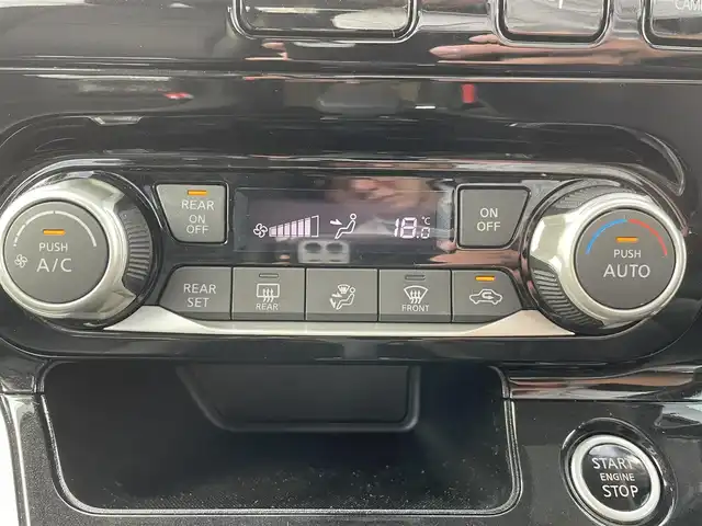 日産 セレナ ハイウェイスターVセレクションⅡ 千葉県 2018(平30)年 6.4万km ブリリアントホワイトパール ワンオーナー/エマージェンシーブレーキ/アラウンドビューモニター/純正9インチSDナビ【MM518D-L】/・CD/DVD/Blu-ray/MSV/Bluetooth/フルセグ/純正フリップダウンモニター/両後ハンズフリーオートスライドドア/インテリジェントルームミラー/パーキングアシスト/プロパイロット/インテリジェントキー/撥水シート/前後コーナーセンサー/純正ドライブレコーダー【DJ4-D】/ETC/純正16インチアルミホイール/純正LEDヘッドライト/フォグランプ/アイドリングストップ/本革巻きステアリング/ドアバイザー/サイド＆カーテンエアバッグ/新車時保証書＆取扱説明書