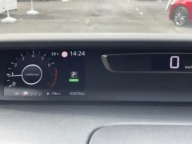 日産 セレナ ハイウェイスターVセレクションⅡ 千葉県 2018(平30)年 6.4万km ブリリアントホワイトパール ワンオーナー/エマージェンシーブレーキ/アラウンドビューモニター/純正9インチSDナビ【MM518D-L】/・CD/DVD/Blu-ray/MSV/Bluetooth/フルセグ/純正フリップダウンモニター/両後ハンズフリーオートスライドドア/インテリジェントルームミラー/パーキングアシスト/プロパイロット/インテリジェントキー/撥水シート/前後コーナーセンサー/純正ドライブレコーダー【DJ4-D】/ETC/純正16インチアルミホイール/純正LEDヘッドライト/フォグランプ/アイドリングストップ/本革巻きステアリング/ドアバイザー/サイド＆カーテンエアバッグ/新車時保証書＆取扱説明書