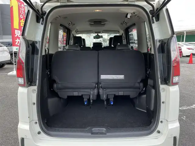 日産 セレナ ハイウェイスターVセレクションⅡ 千葉県 2018(平30)年 6.4万km ブリリアントホワイトパール ワンオーナー/エマージェンシーブレーキ/アラウンドビューモニター/純正9インチSDナビ【MM518D-L】/・CD/DVD/Blu-ray/MSV/Bluetooth/フルセグ/純正フリップダウンモニター/両後ハンズフリーオートスライドドア/インテリジェントルームミラー/パーキングアシスト/プロパイロット/インテリジェントキー/撥水シート/前後コーナーセンサー/純正ドライブレコーダー【DJ4-D】/ETC/純正16インチアルミホイール/純正LEDヘッドライト/フォグランプ/アイドリングストップ/本革巻きステアリング/ドアバイザー/サイド＆カーテンエアバッグ/新車時保証書＆取扱説明書