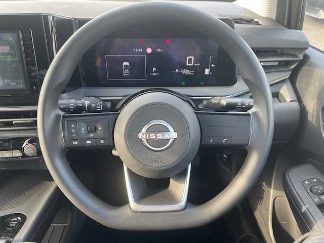 日産 ノート X 静岡県 2024(令6)年 0.8万km ダークメタルグレー ●純正ディスプレイオーディオ/●全方位カメラ/●エマージェンシーブレーキ/●車線逸脱防止支援/●前後コーナーセンサー/●ブラインドスポットモニター/●電動パーキングブレーキ/●LEDヘッドライト/●オートライト/●オートマチックハイビーム/●ステアリングスイッチ/●電動格納ウインカーミラー/●ETC/●純正フロアマット/●前方ドライブレコーダー/●レベライザー/●プッシュスタート/●スマートキー/●スペアキー1本/●W+サイド＋ニーSRS+ABS/●保証書/●取扱説明書