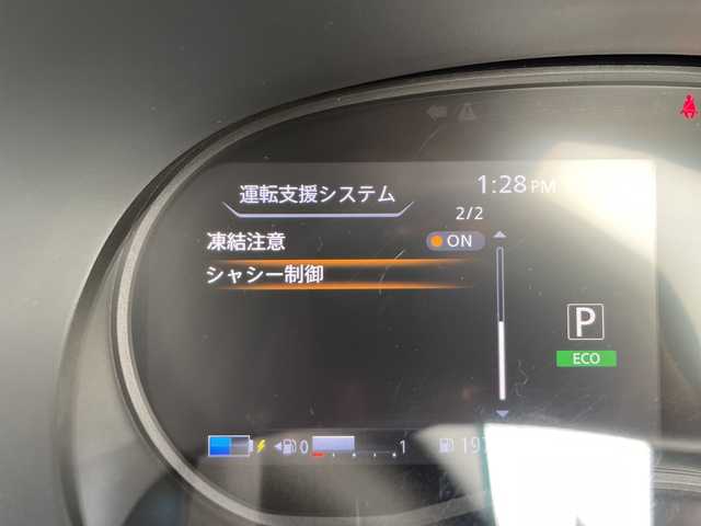 日産 キックス X 愛知県 2021(令3)年 3.3万km サンライトイエロー ・純正SDナビ /＜フルセグ/BT/CD/DVD＞/・全方位カメラ/・クルーズコントロール/・ドライブレコーダー/・ETC/・シートヒーター /・コーナーセンサー/・衝突被害軽減システム/・盗難防止装置/・ABS/・SRSエアバッグ（運転席/助手席/サイド/カーテン）/・オートライト/・純正１７インチアルミホイール/・ルーフレール/・LEDヘッドライト