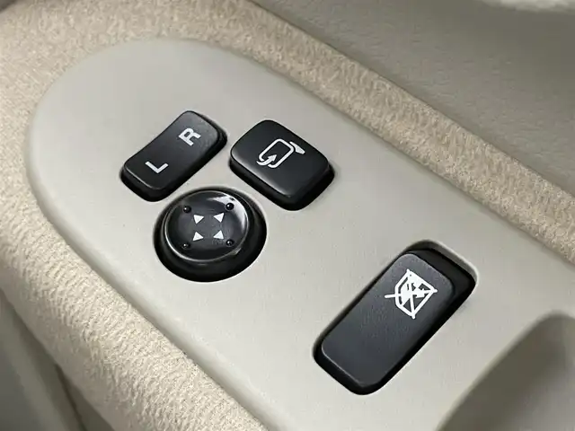 スズキ ラパン X 埼玉県 2015(平27)年 2.4万km フレンチミントパールメタリック 社外ナビ　ＥＴＣ　シートヒーター　オートライト　レーダーブレーキサポート　ＤＣ再生　純正アルミホイール　純正フロアマット　オートエアコン　電動格納ミラー　スマートキー　プッシュスタート　ＬＥＤライト