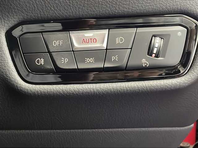 トヨタ スープラ RZ 宮崎県 2020(令2)年 0.5万km 赤 禁煙車/トヨタスープラセーフティ/純正8.8型ディスプレイオーディオナビTV/（ToyotaSupraConnect/Bluetooth/FMAM/フルセグTV）/純正JBLプレミアムサウンドシステム/純正バックカメラ/純正ETC/純正19インチアルミ/純正6眼LEDオートライト/純正スポーツハーフレザーシート/純正フロアマット/8速スポーツシーケンシャルシフトマチック/プリクラッシュセーフティ/アクティブディファレンシャル/アダプティブクルーズコントロール/レーンディパーチャーアラート/リヤクロストラフィックアラート/カラーヘッドアップディスプレイ/ブラインドスポットモニター/クリアランスソナー/電子パーキング/パワーシート/シートヒーター/パドルシフト/デュアルオートエアコン/スマートキー/プッシュエンジンスタート/スペアキー/新車時保証書/取扱い説明書