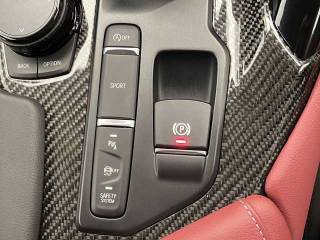 トヨタ スープラ RZ 宮崎県 2020(令2)年 0.5万km 赤 禁煙車/トヨタスープラセーフティ/純正8.8型ディスプレイオーディオナビTV/（ToyotaSupraConnect/Bluetooth/FMAM/フルセグTV）/純正JBLプレミアムサウンドシステム/純正バックカメラ/純正ETC/純正19インチアルミ/純正6眼LEDオートライト/純正スポーツハーフレザーシート/純正フロアマット/8速スポーツシーケンシャルシフトマチック/プリクラッシュセーフティ/アクティブディファレンシャル/アダプティブクルーズコントロール/レーンディパーチャーアラート/リヤクロストラフィックアラート/カラーヘッドアップディスプレイ/ブラインドスポットモニター/クリアランスソナー/電子パーキング/パワーシート/シートヒーター/パドルシフト/デュアルオートエアコン/スマートキー/プッシュエンジンスタート/スペアキー/新車時保証書/取扱い説明書