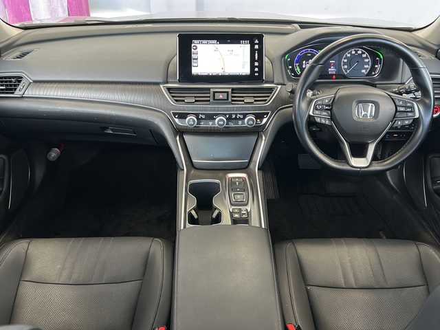 ホンダ アコード EX 栃木県 2021(令3)年 5.5万km ルナシルバーM 純正SDナビ/・Bluetooth CD DVD/・TV ワンセグ/・バックカメラ/電動サンルーフ/ヘッドアップディスプレイ/追従式クルーズコントロール/パワーシート/シートヒーター/レザーシート/衝突被害軽減システム/コーナーセンサー/レーンキープアシスト/LEDヘッドライト/オートライト/ブラインドスポットモニター/盗難防止装置/取扱説明書