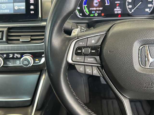 ホンダ アコード EX 栃木県 2021(令3)年 5.5万km ルナシルバーM 純正SDナビ/・Bluetooth CD DVD/・TV ワンセグ/・バックカメラ/電動サンルーフ/ヘッドアップディスプレイ/追従式クルーズコントロール/パワーシート/シートヒーター/レザーシート/衝突被害軽減システム/コーナーセンサー/レーンキープアシスト/LEDヘッドライト/オートライト/ブラインドスポットモニター/盗難防止装置/取扱説明書