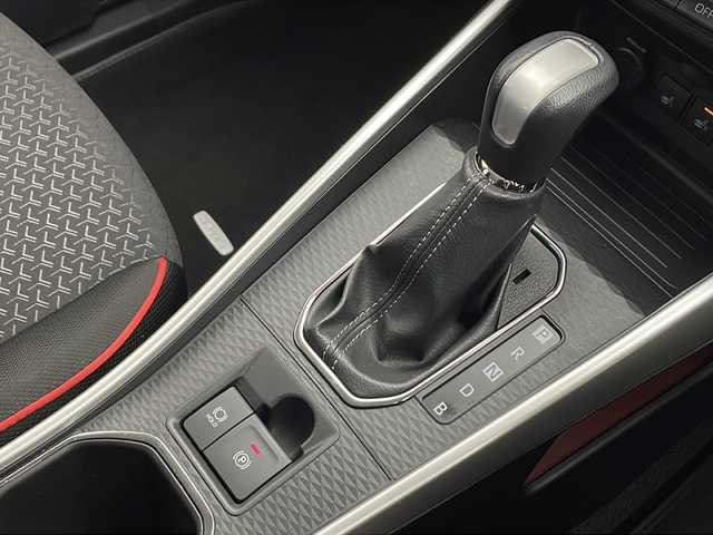 トヨタ ライズ Z 千葉県 2022(令4)年 1万km シャイニングホワイトパール 衝突軽減ブレーキ/レーンキープアシスト/全方位カメラ/前後コーナーセンサー/オーディオディスプレイ/（フルセグ/Bluetooth/USB/HDMI/FM/AM）/バックカメラ/ETC/ヒートシーター（運転席＋助手席）/LEDヘッドライト/電動格納ミラー/ドアバイザー