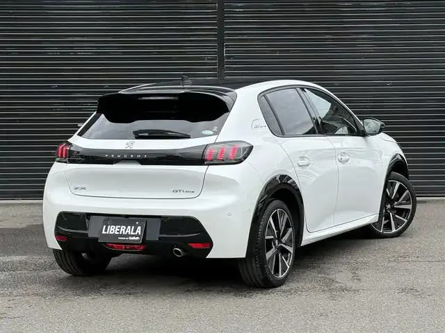 プジョー ２０８ GT ライン 静岡県 2020(令2)年 1.4万km 白 ワンオーナー/ハーフレザーシート/BSM/純正ディスプレイオーディオ/(BT/CarPlay)/衝突被害軽減システム/バックカメラ/ACC/LKA/パーキングアシスト/スマートキー/ETC/ドライブレコーダー/フロアマット/純正17インチアルミホイール/保証書/取説/スペアキー